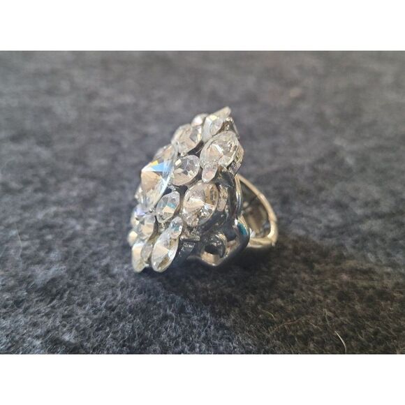 Silver Rhinestone Cocktail Ring adjustable flex band - Picture 3 of 4